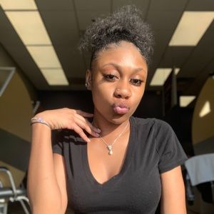 Meet your Posher, Najah